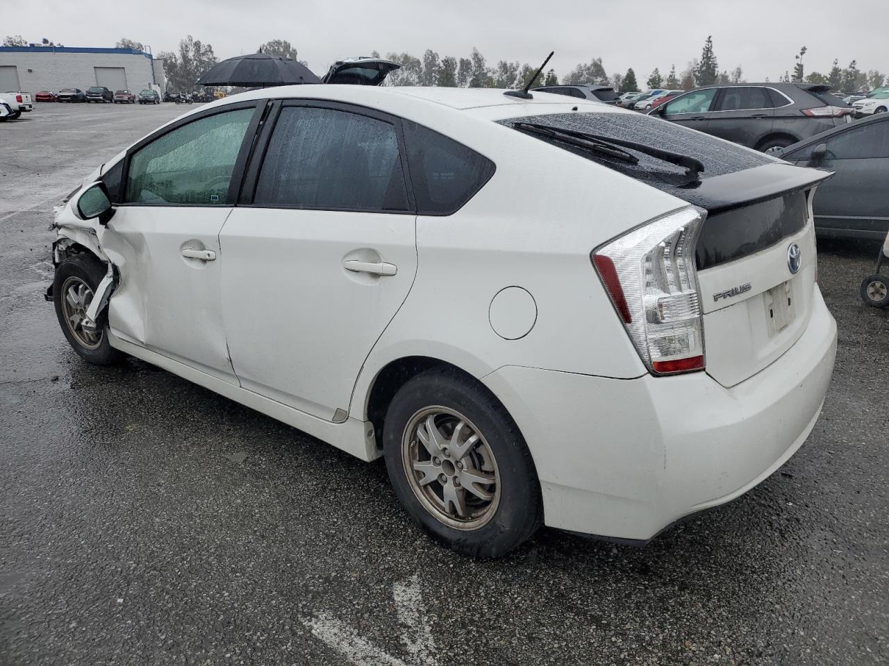 2010 Toyota Prius - Image 2