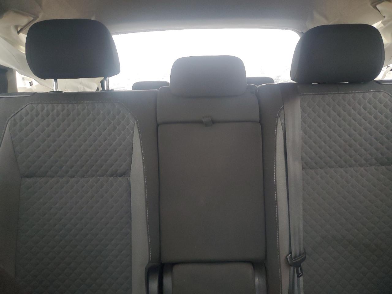 2018 Volkswagen Tiguan - Image 10
