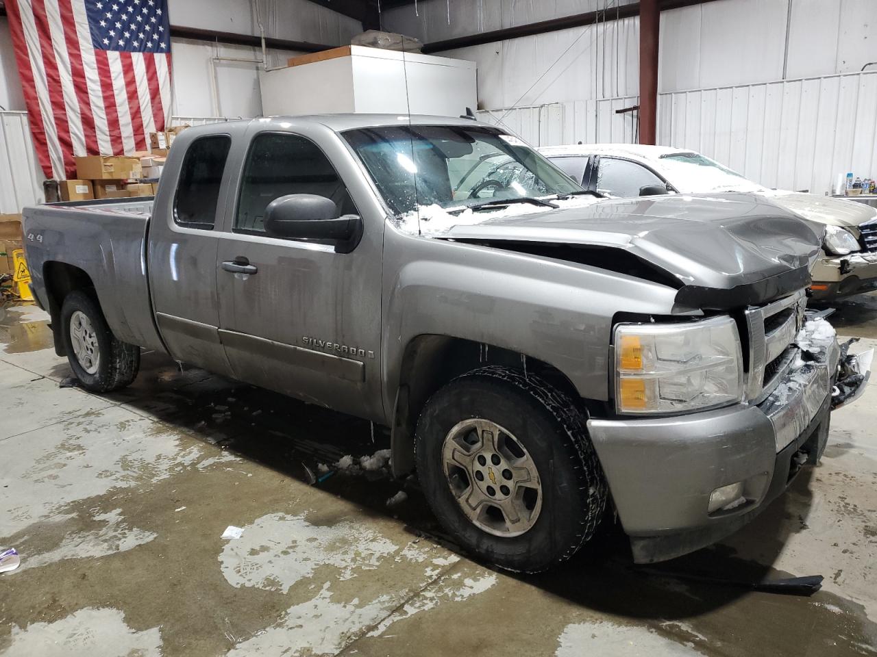 2007 Chevrolet Silverado - Image 4