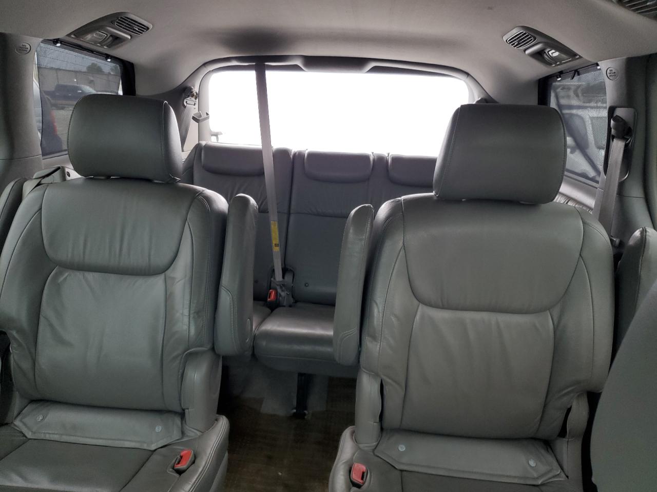 2006 Toyota Sienna - Image 10