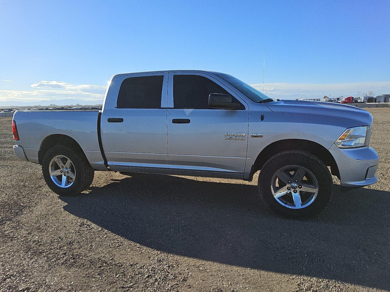 2014 RAM 1500 - Image 4