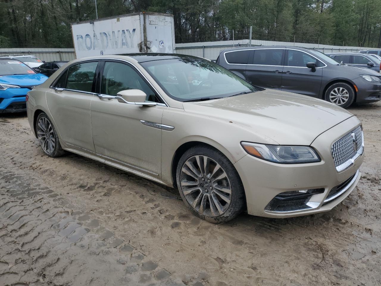 2017 Lincoln Continental - Image 4