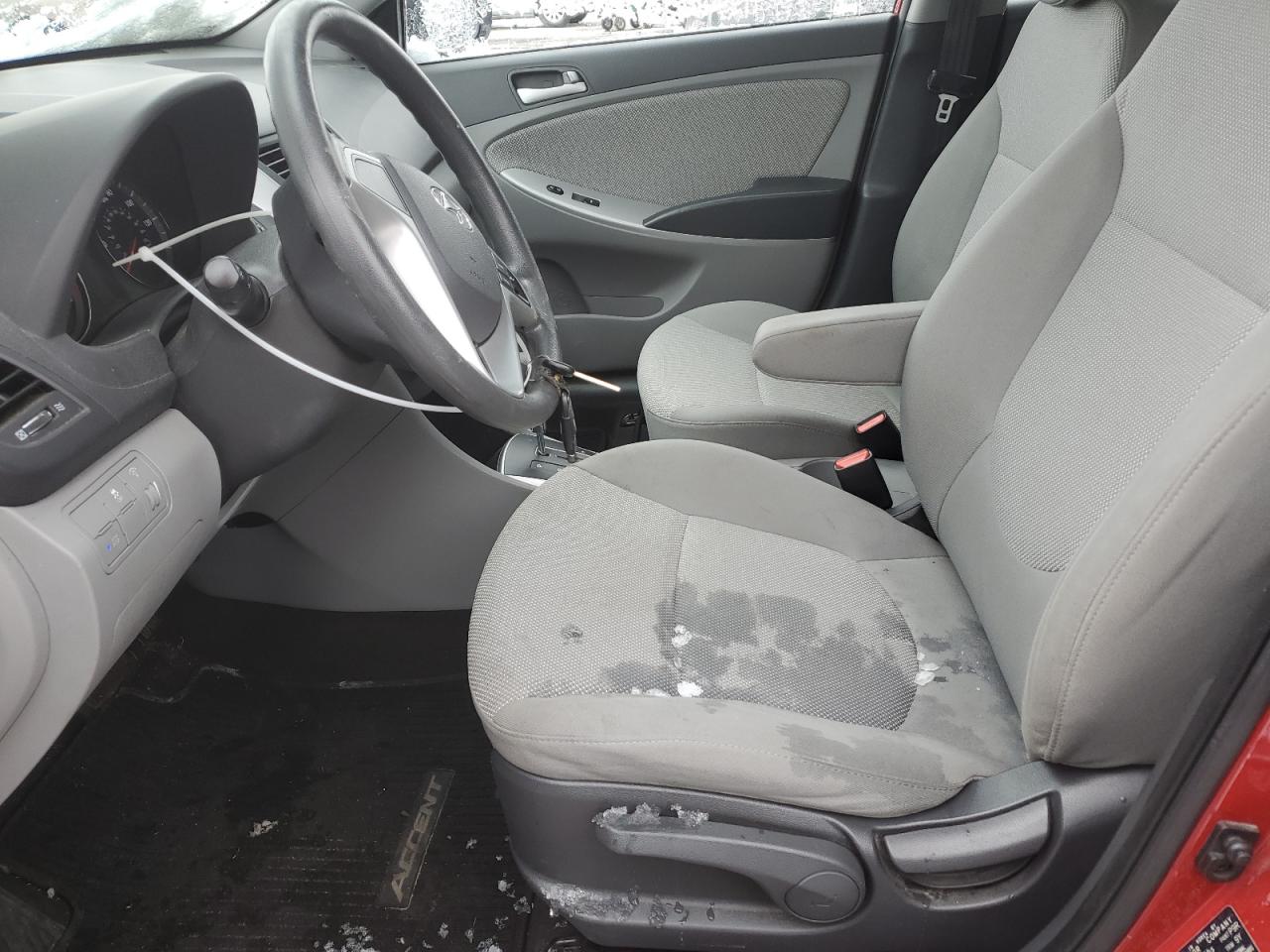 2013 Hyundai Accent - Image 7