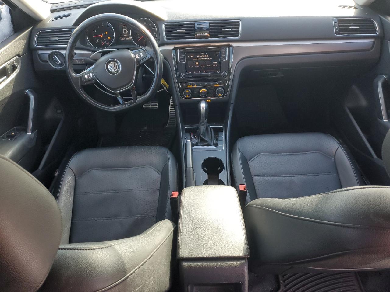 2018 Volkswagen Passat - Image 8