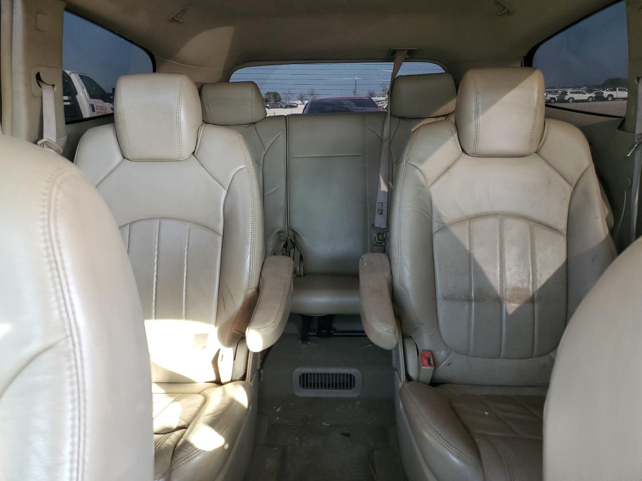 2010 Buick Enclave - Image 10