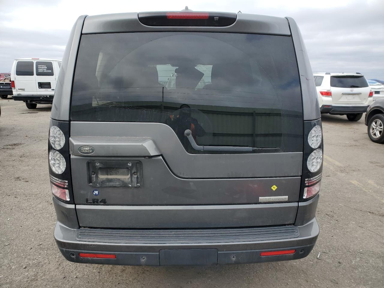 2016 Land Rover LR4 - Image 6