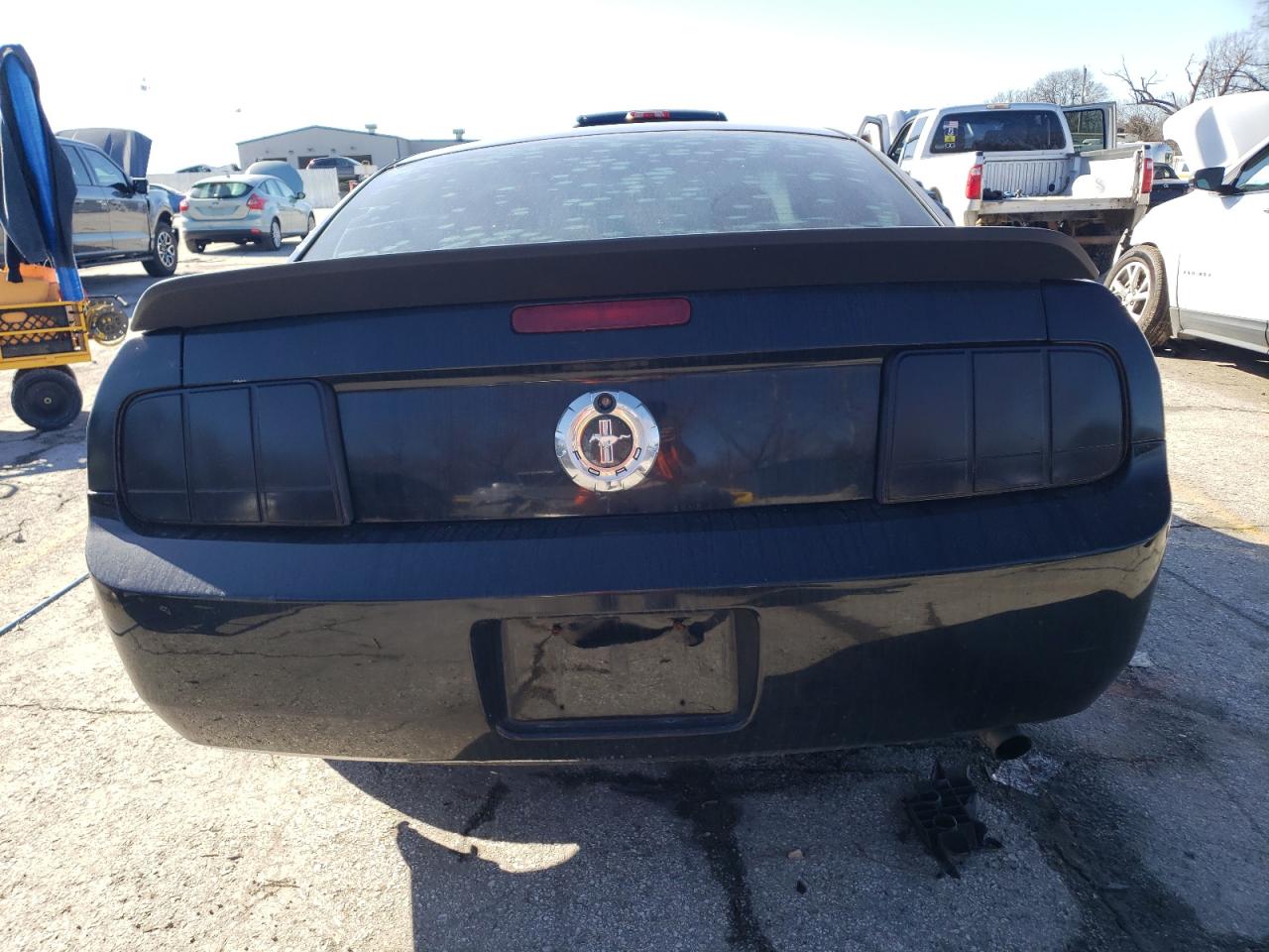 2005 Ford Mustang - Image 6