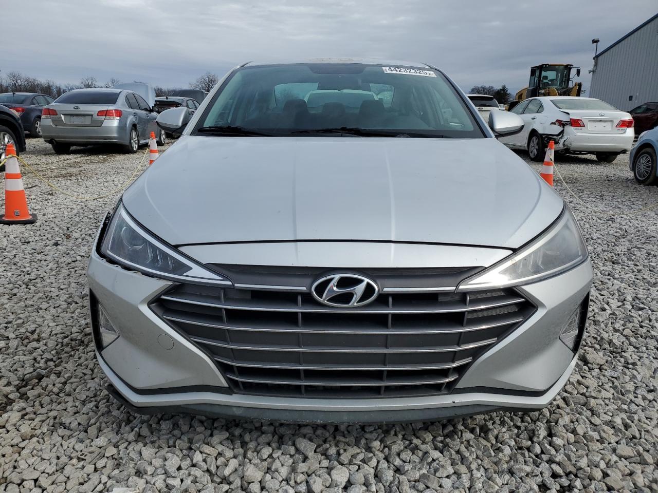2019 Hyundai Elantra - Image 5