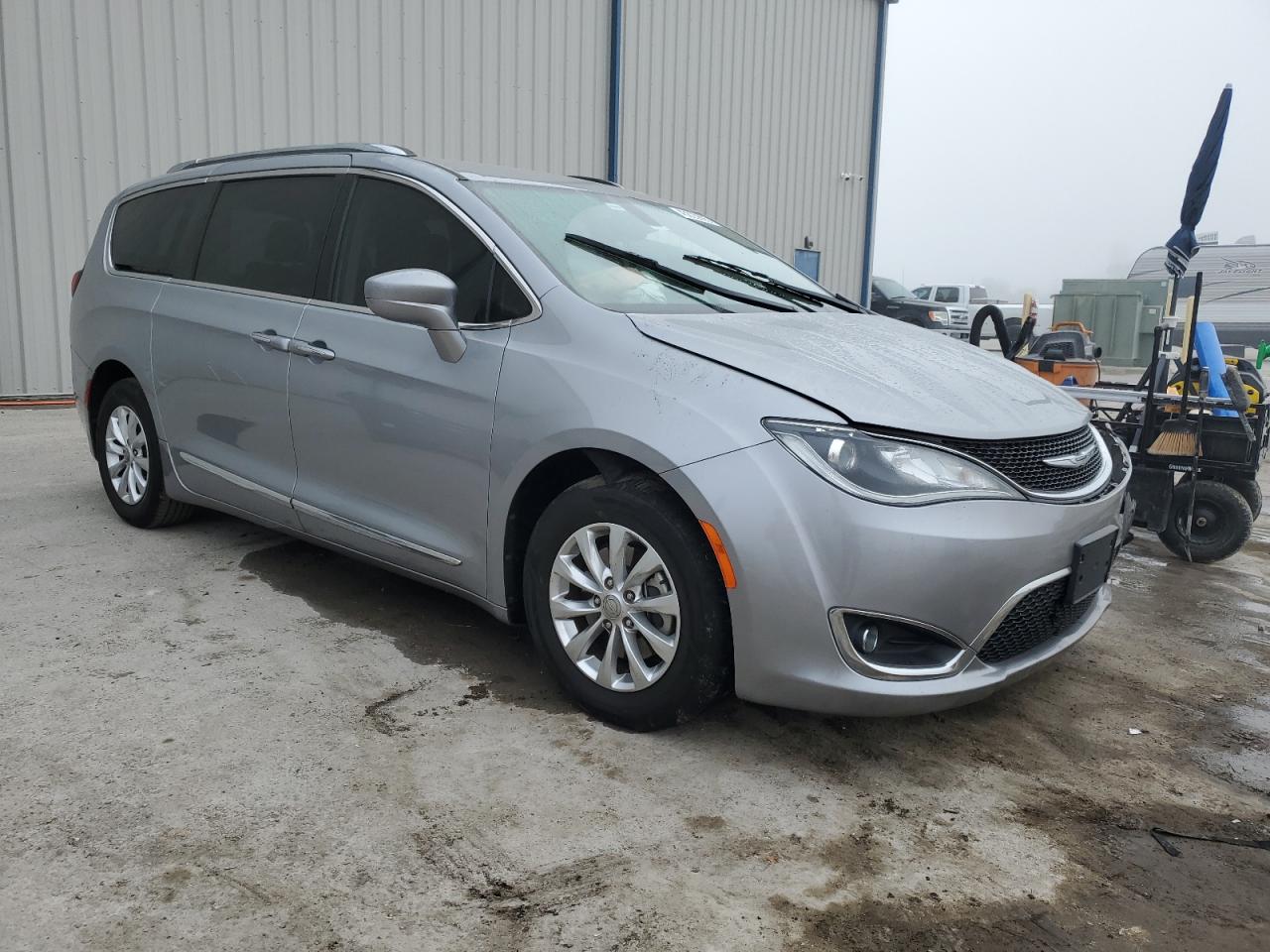 2018 Chrysler Pacifica - Image 4