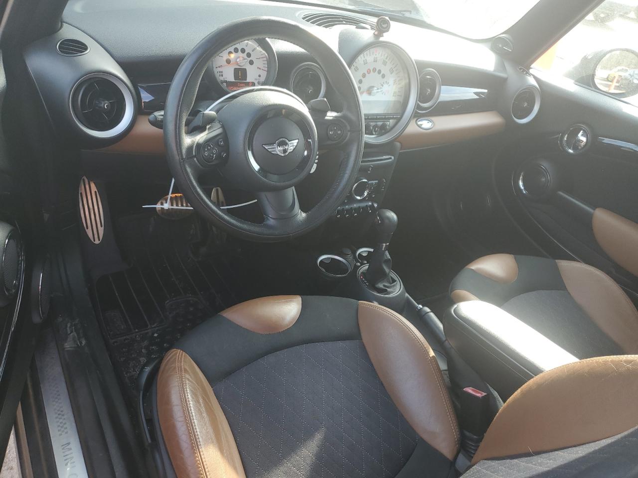 2011 MINI Cooper - Image 8