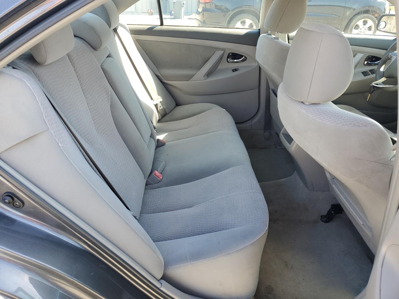 2011 Toyota Camry - Image 10