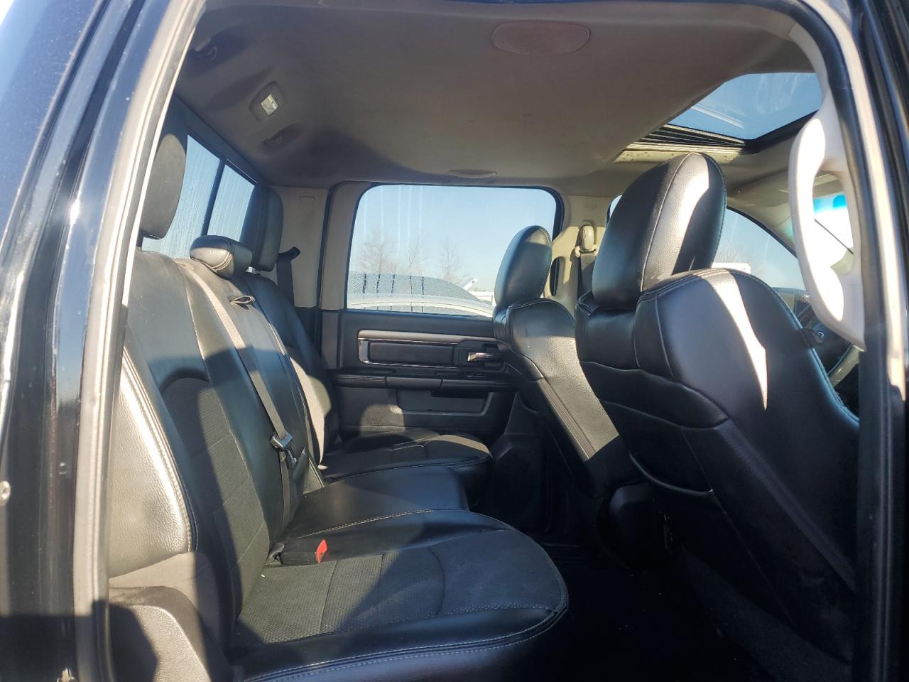 2013 RAM 1500 - Image 10