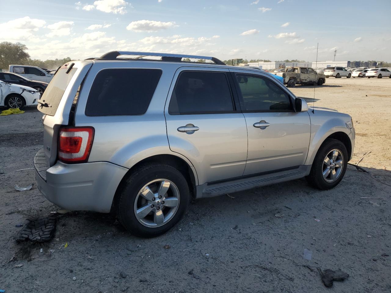 2010 Ford Escape - Image 3