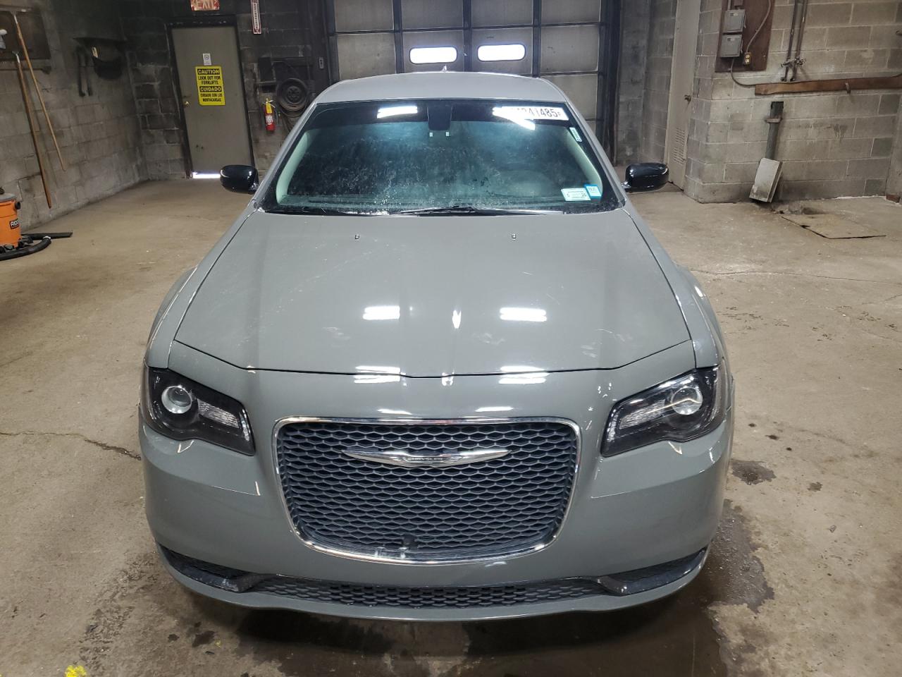 2019 Chrysler 300 - Image 5