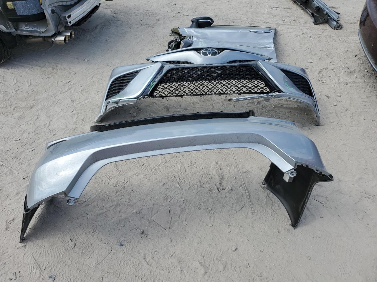 2020 Toyota Camry - Image 12