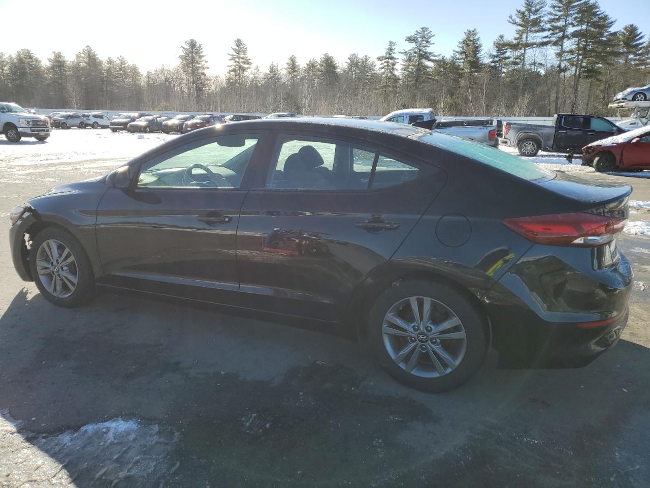 2018 Hyundai Elantra - Image 2