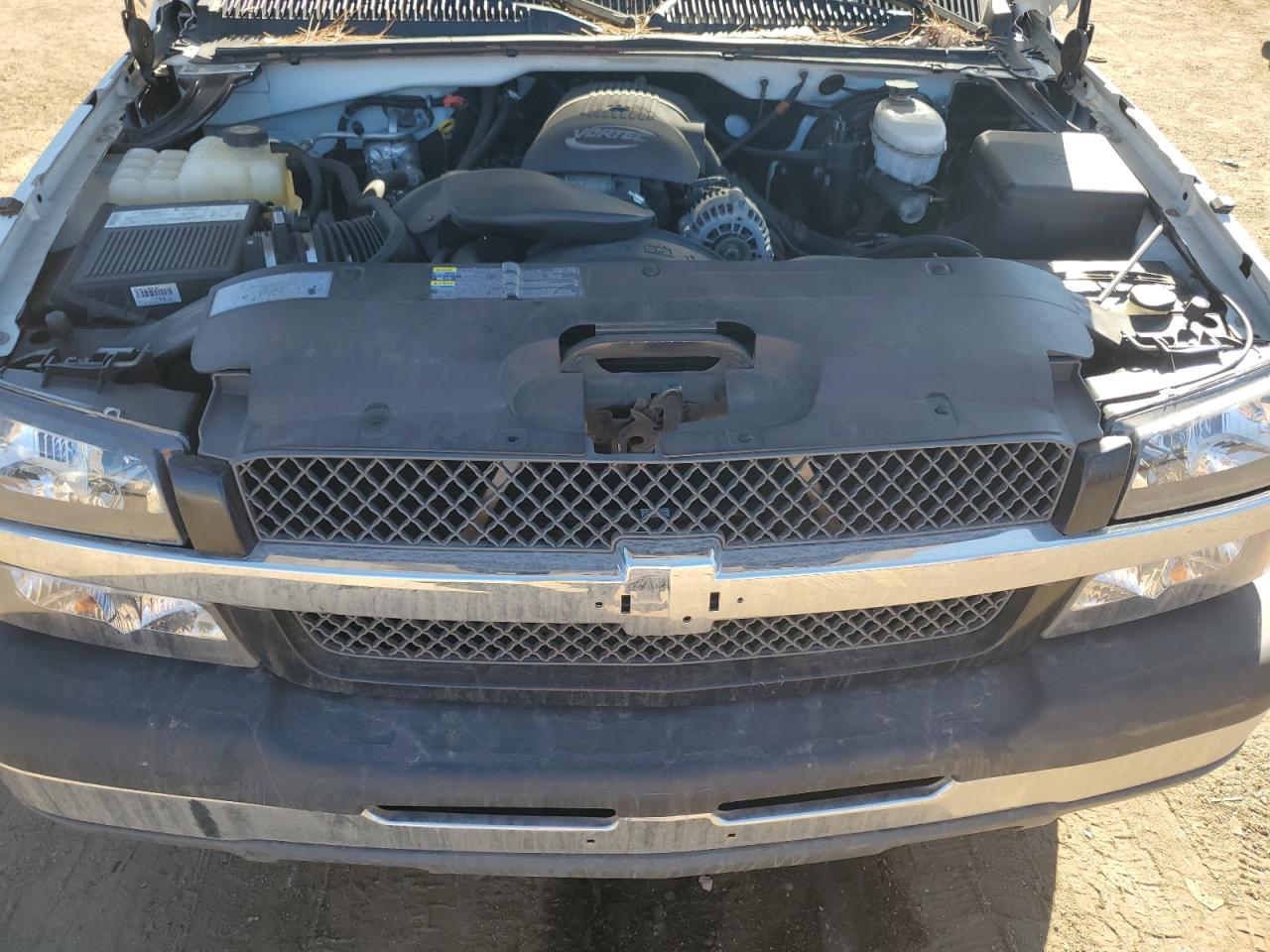 2004 Chevrolet Silverado - Image 12
