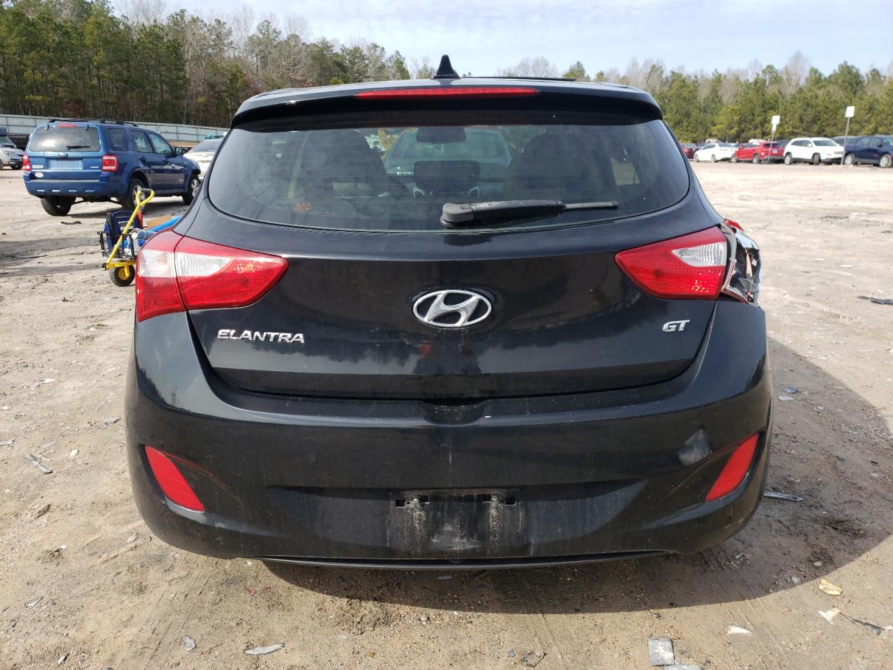 2013 Hyundai Elantra - Image 6
