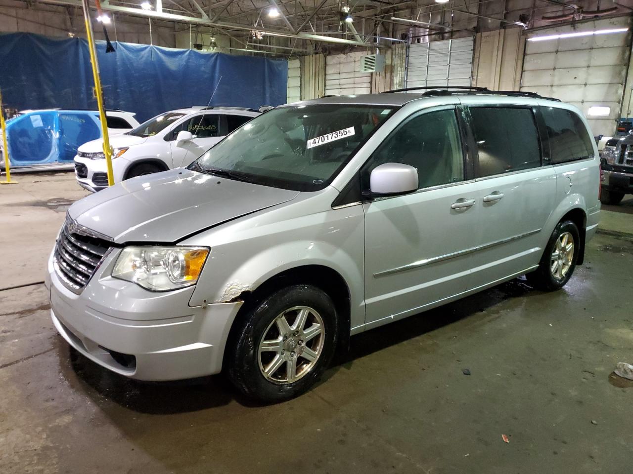 2009 Chrysler Town & Country - Image 1