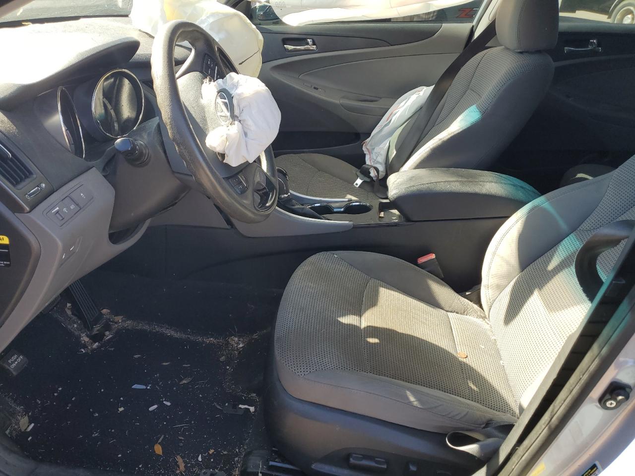 2012 Hyundai Sonata - Image 7