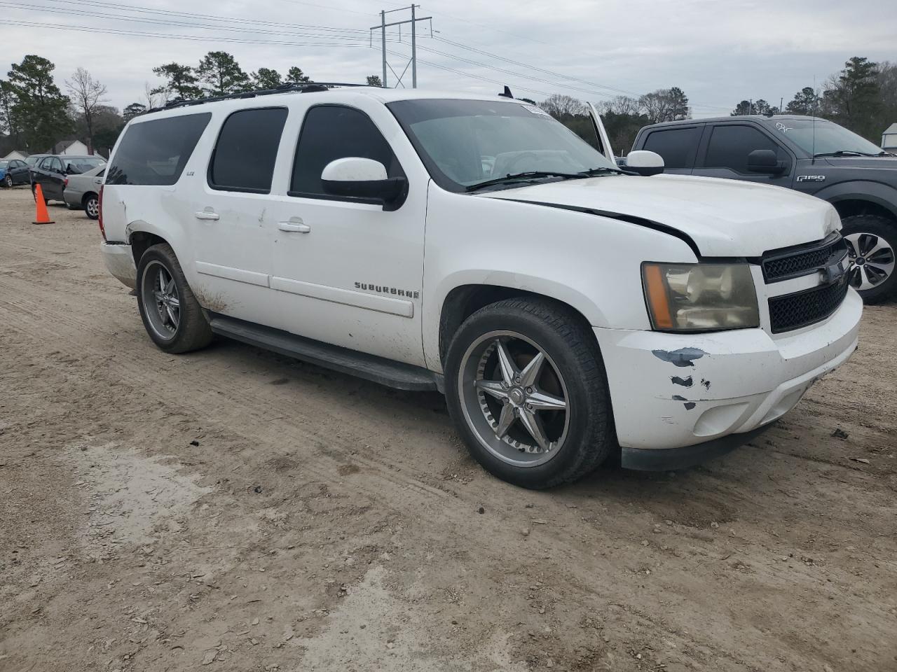 2007 Chevrolet Suburban - Image 4