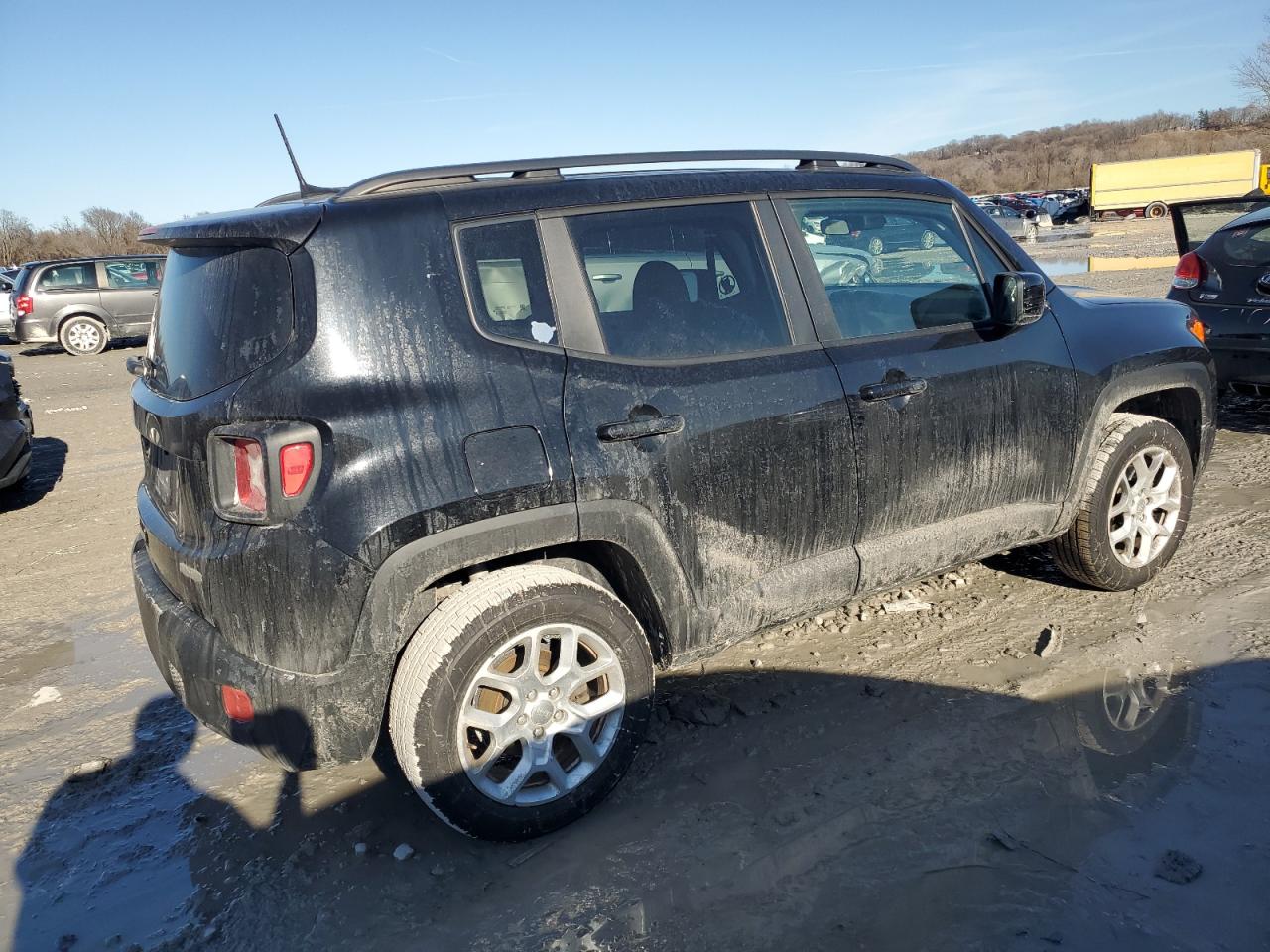 2018 Jeep Renegade - Image 3