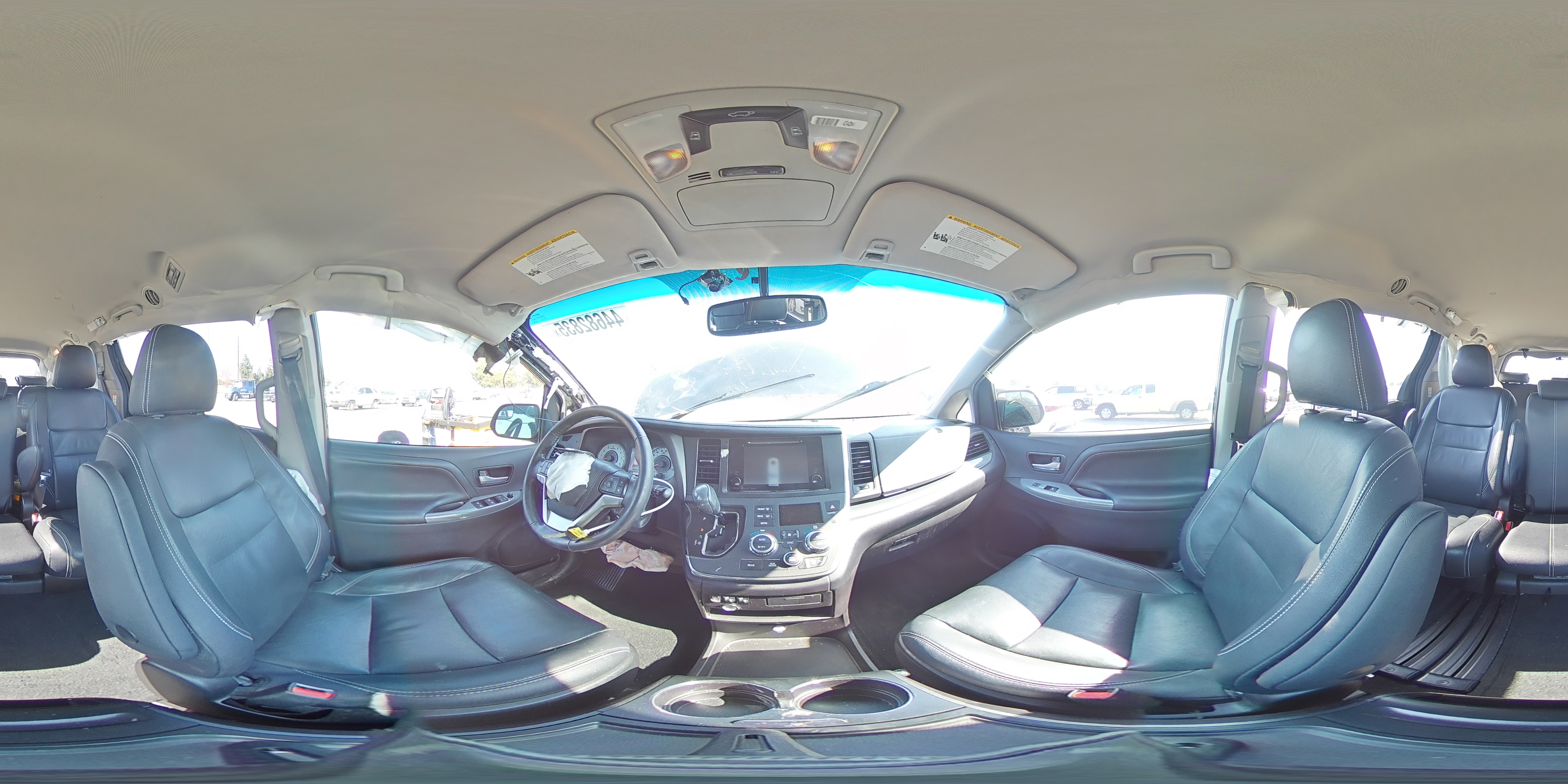 2017 Toyota Sienna - Image 14
