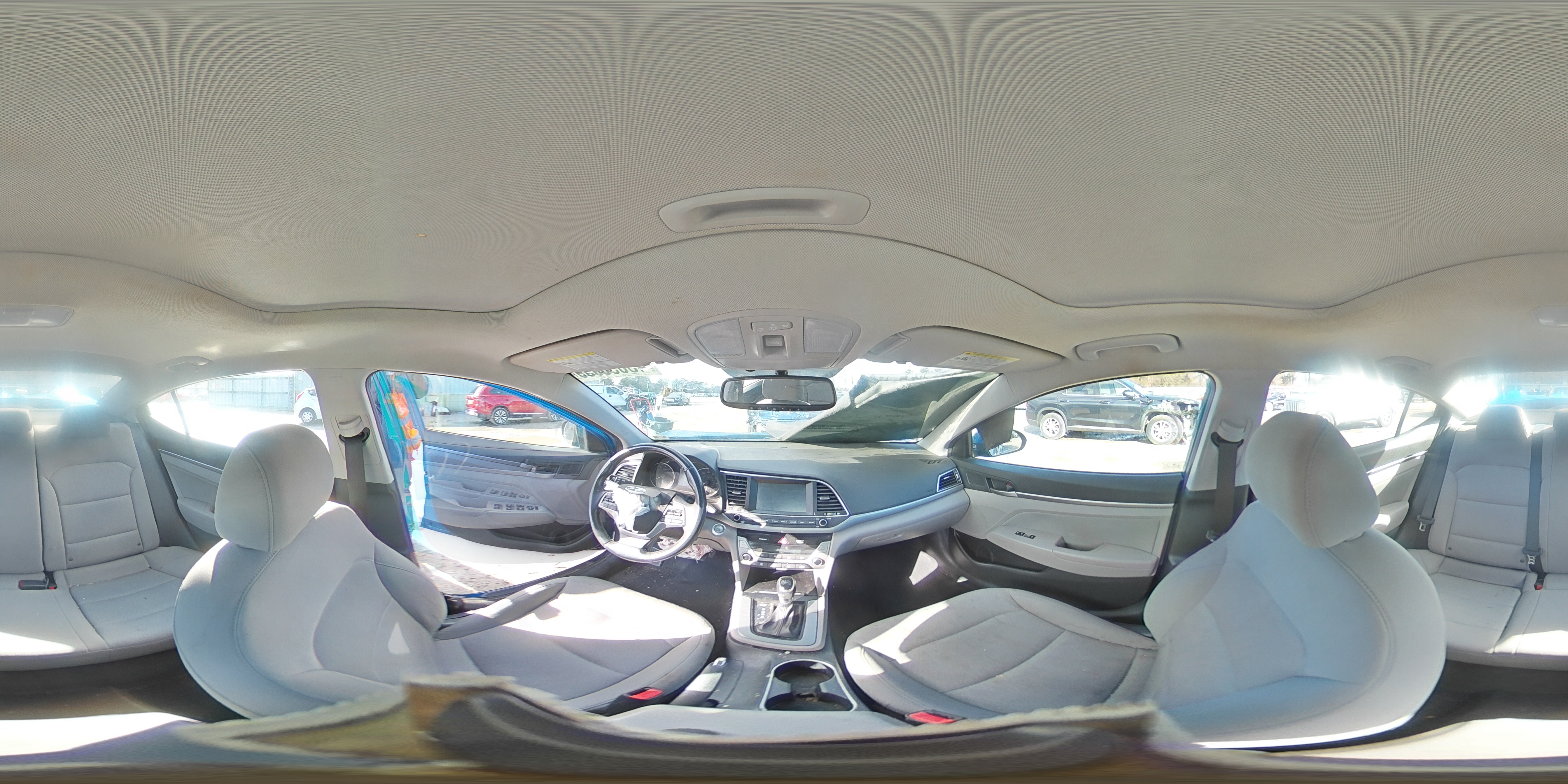 2018 Hyundai Elantra - Image 13