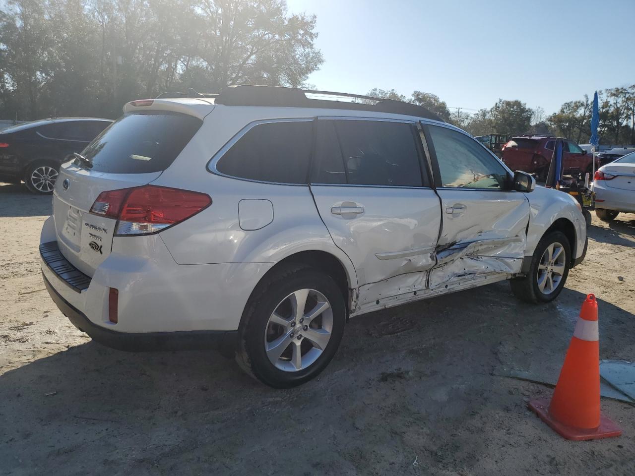 2014 Subaru Outback - Image 3