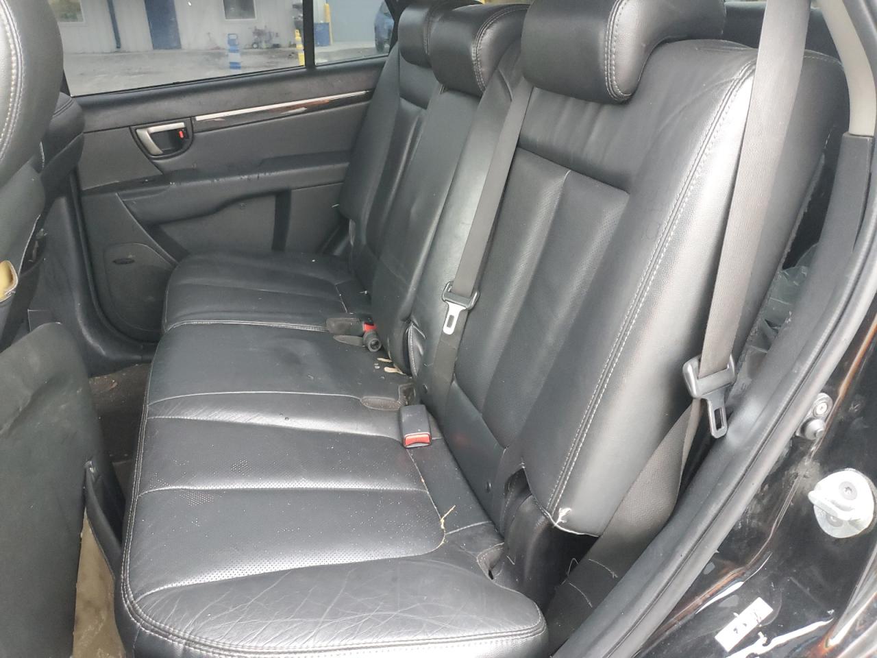 2009 Hyundai Santa Fe - Image 11