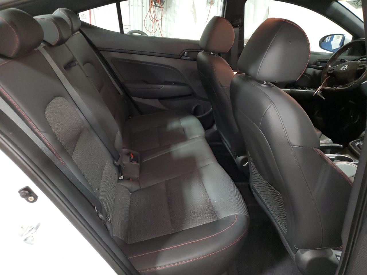 2017 Hyundai Elantra - Image 10
