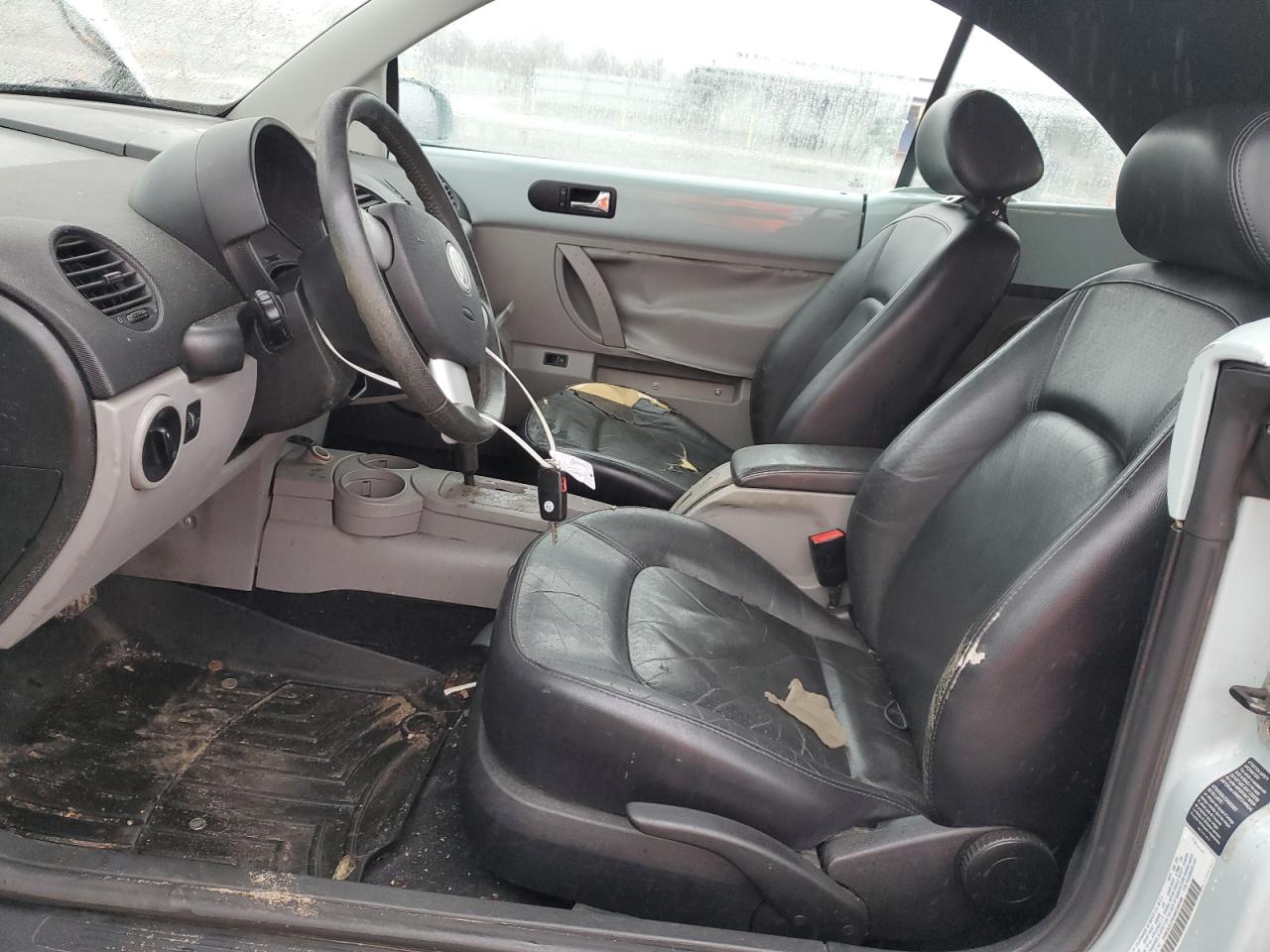 2003 Volkswagen Beetle - Image 7