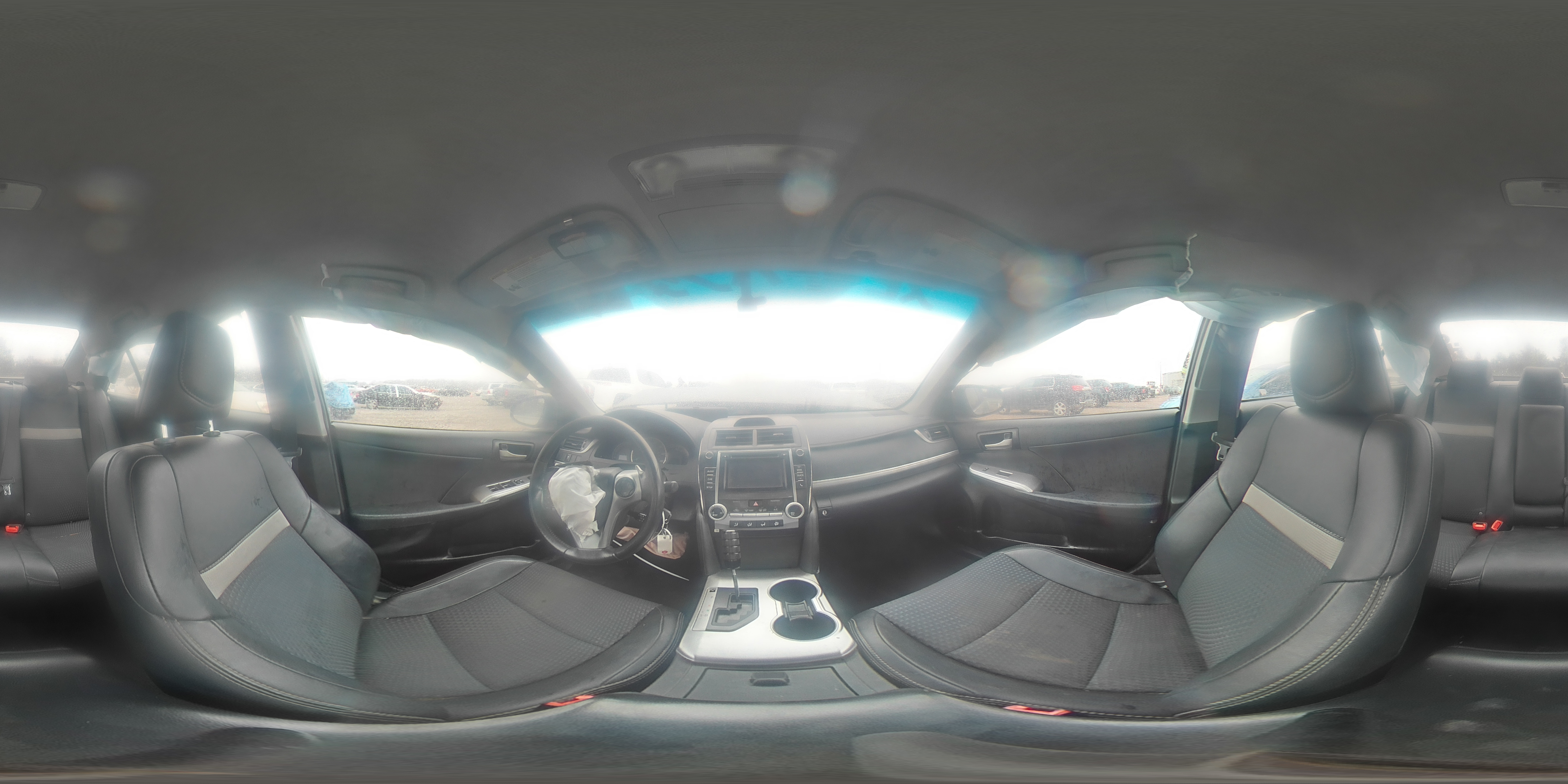 2014 Toyota Camry - Image 12