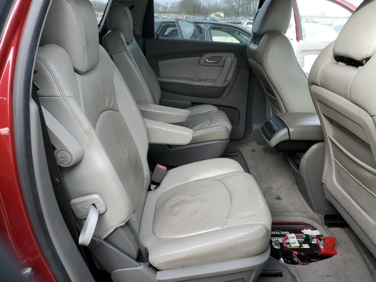 2009 Chevrolet Traverse - Image 11