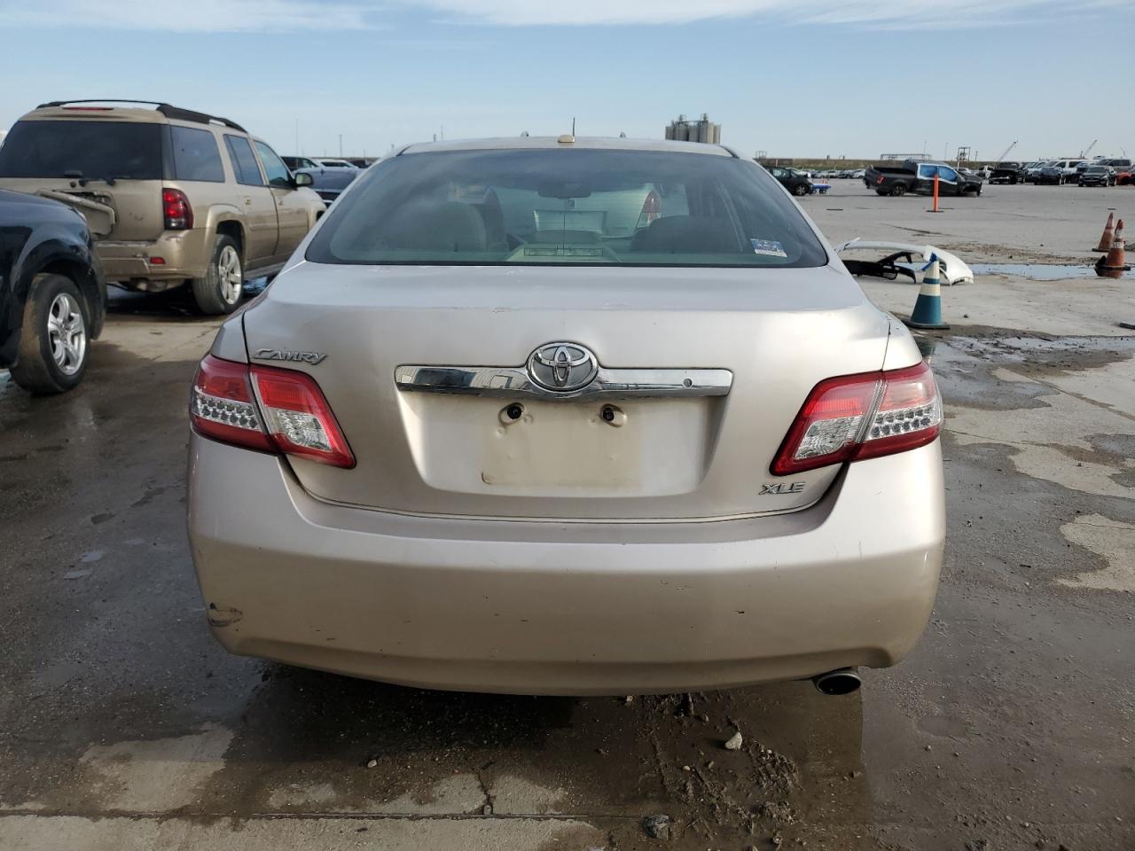 2011 Toyota Camry - Image 6