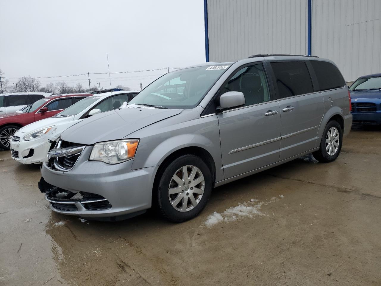 2016 Chrysler Town & Country - Image 1