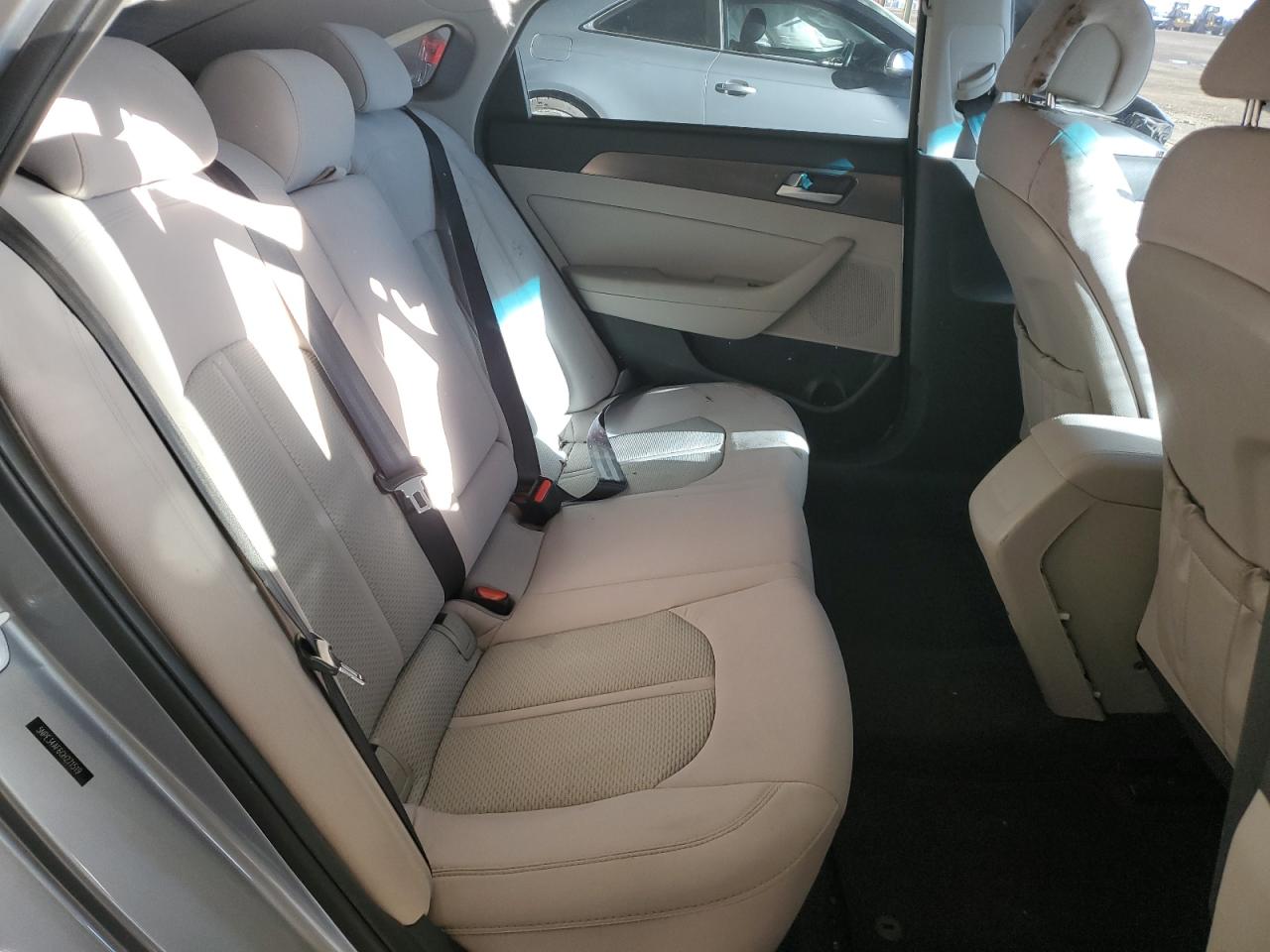 2016 Hyundai Sonata - Image 11