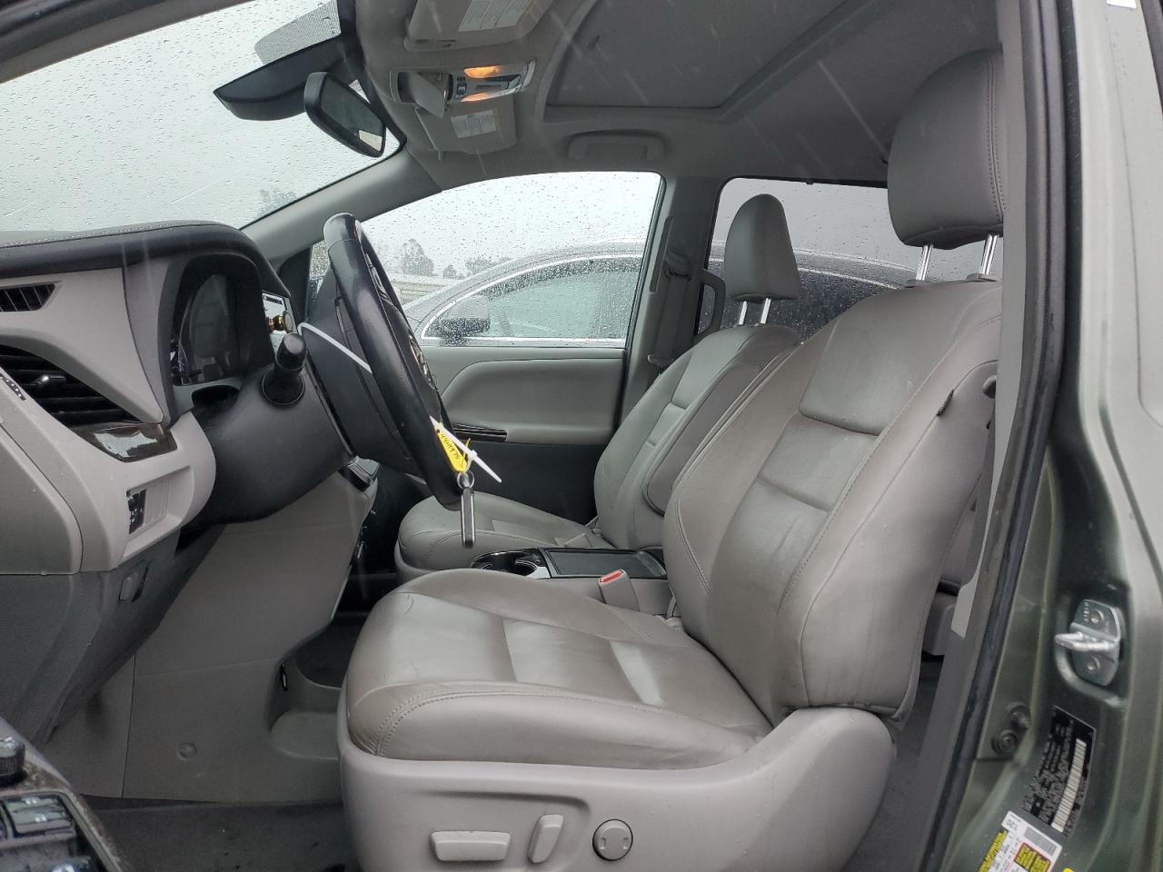 2019 Toyota Sienna - Image 7