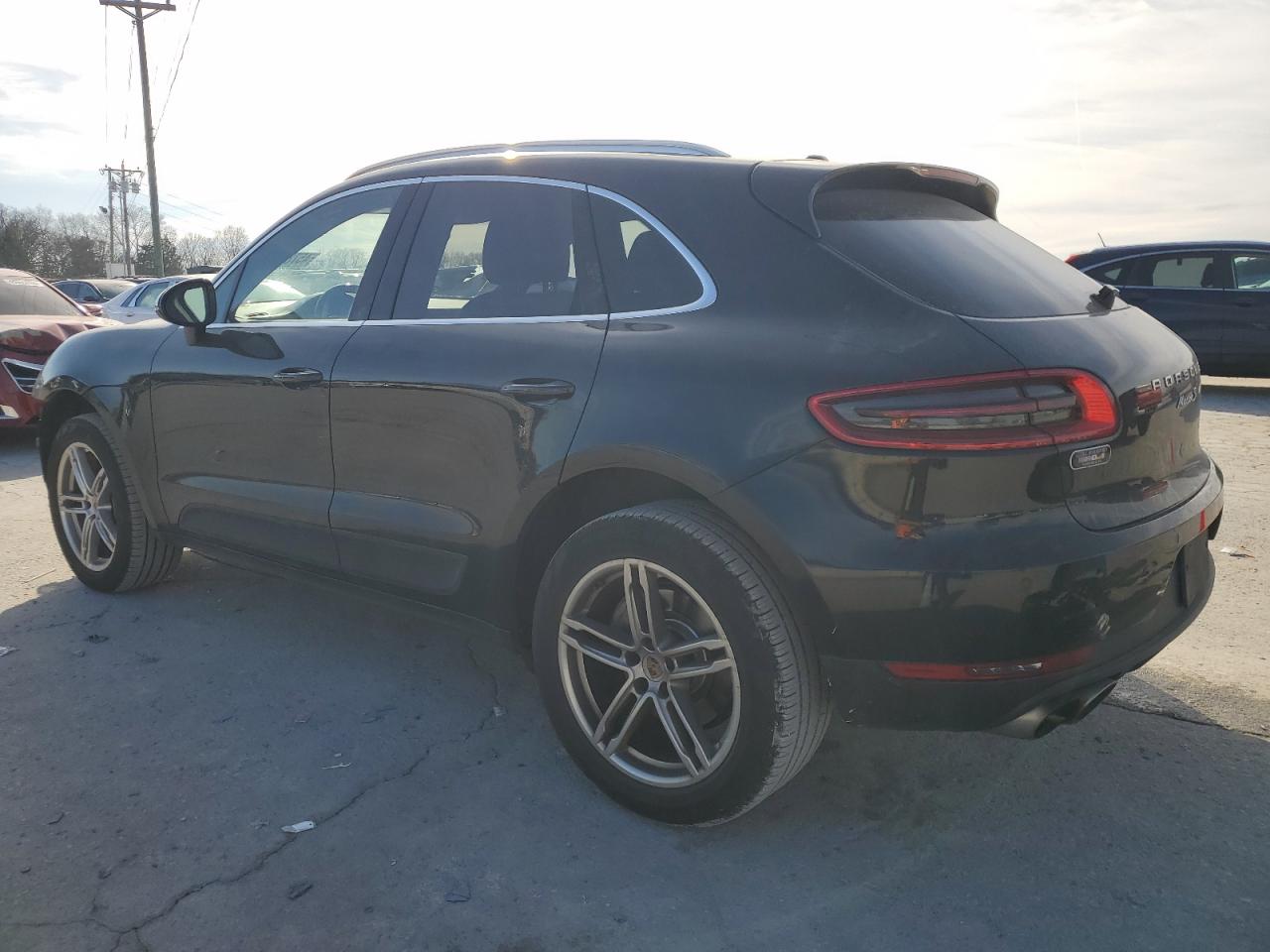2016 Porsche Macan - Image 2