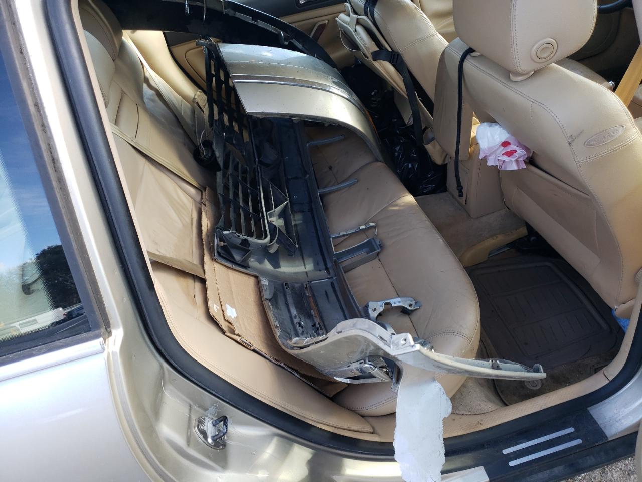2004 Volkswagen Passat - Image 12