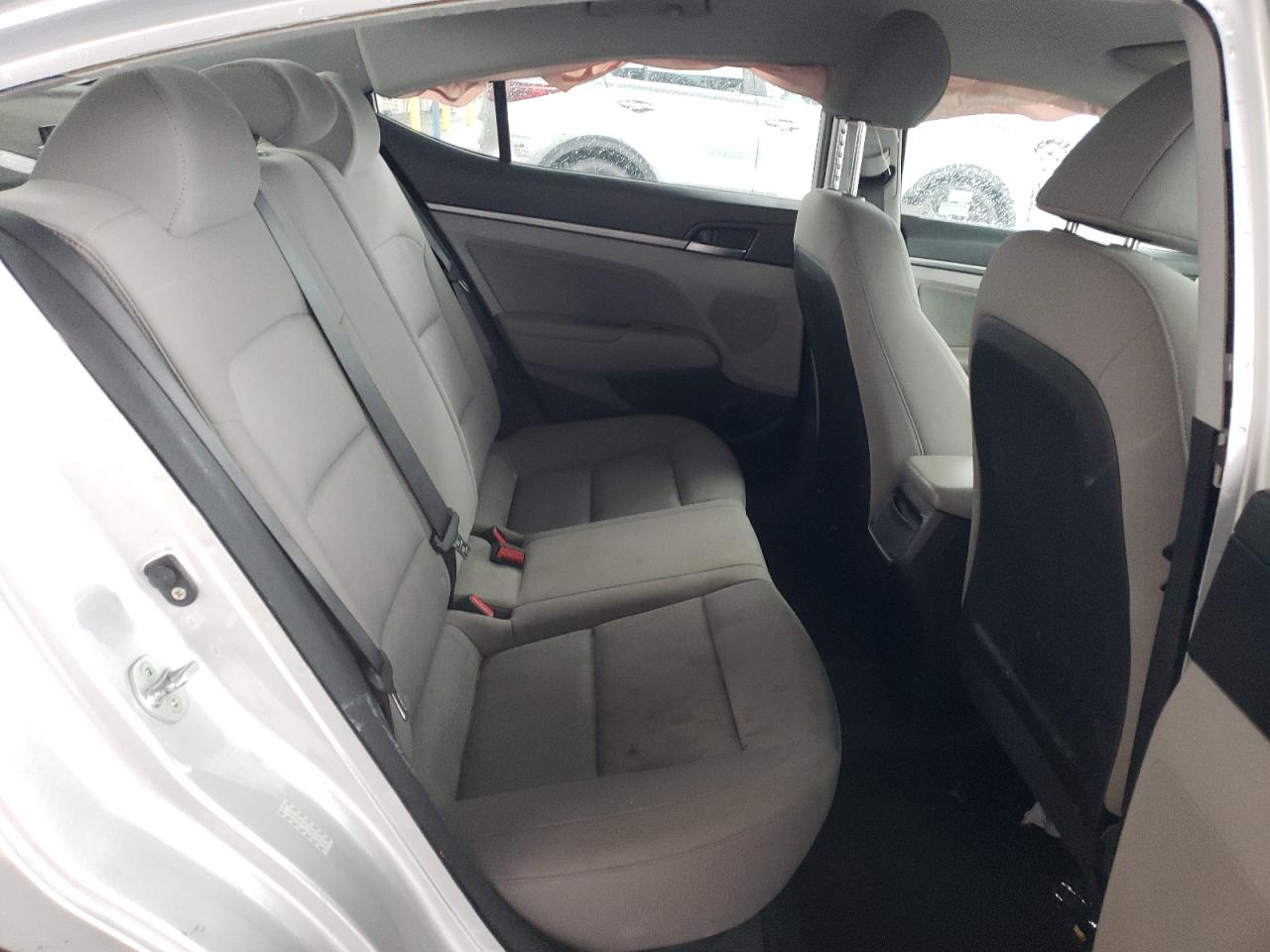 2018 Hyundai Elantra - Image 11