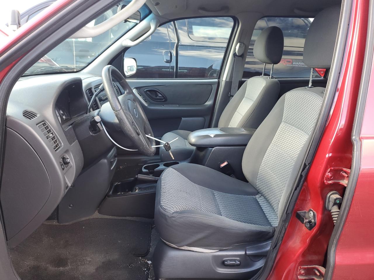 2004 Ford Escape - Image 7
