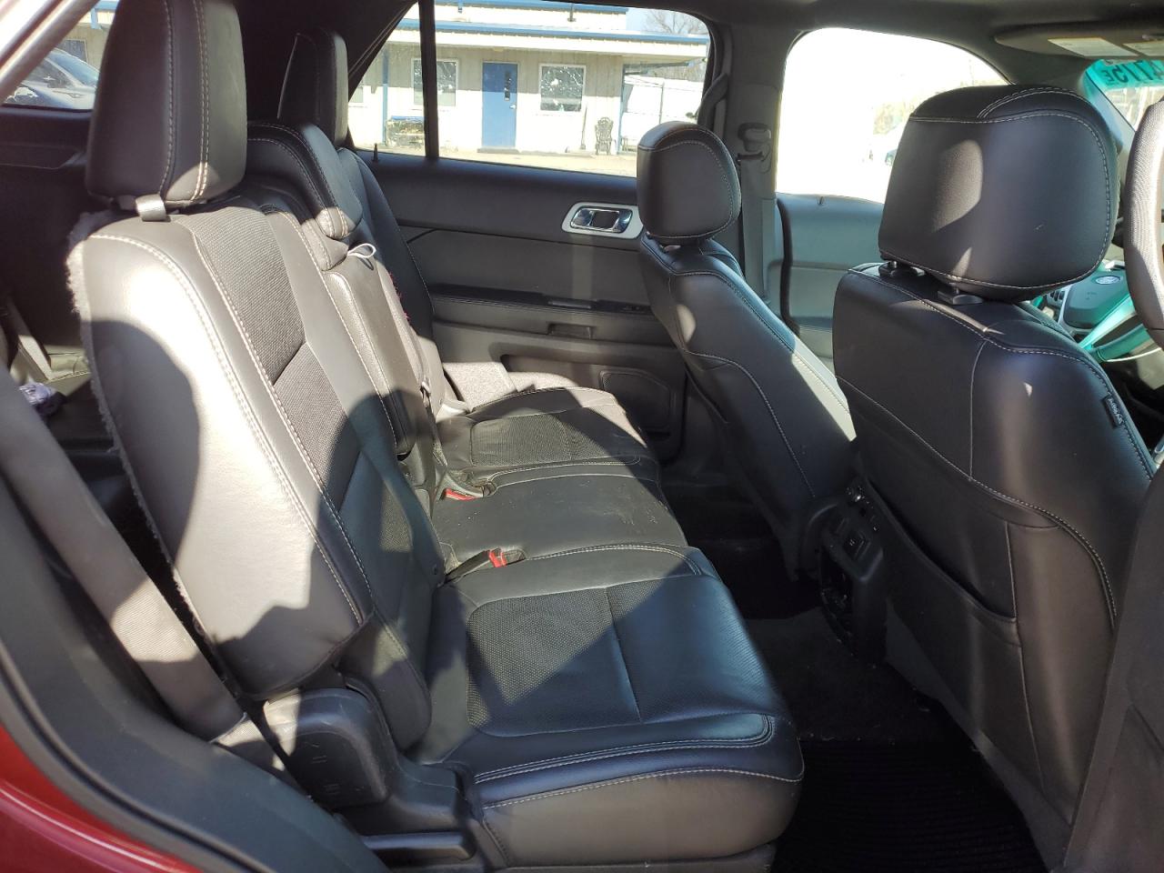 2015 Ford Explorer - Image 12