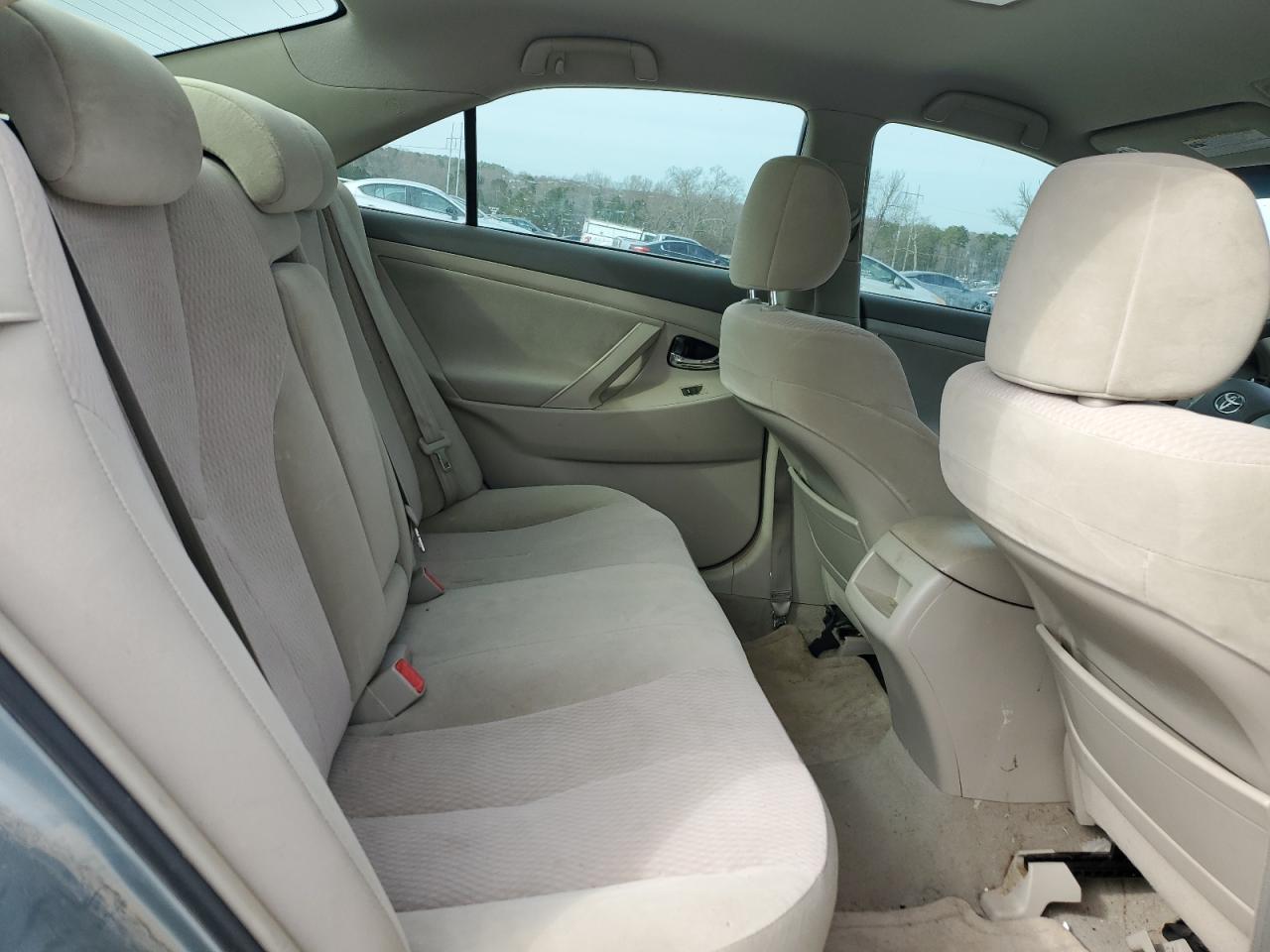 2010 Toyota Camry - Image 10