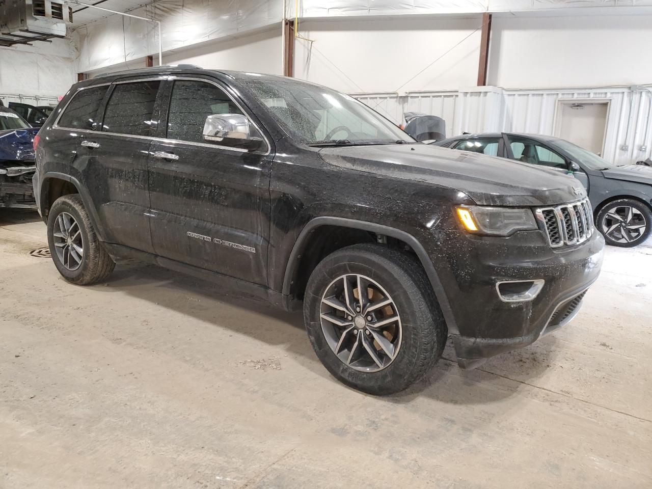 2017 Jeep Grand Cherokee - Image 4