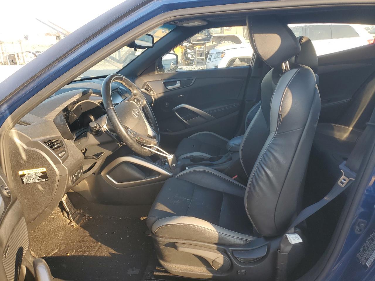 2016 Hyundai Veloster - Image 7