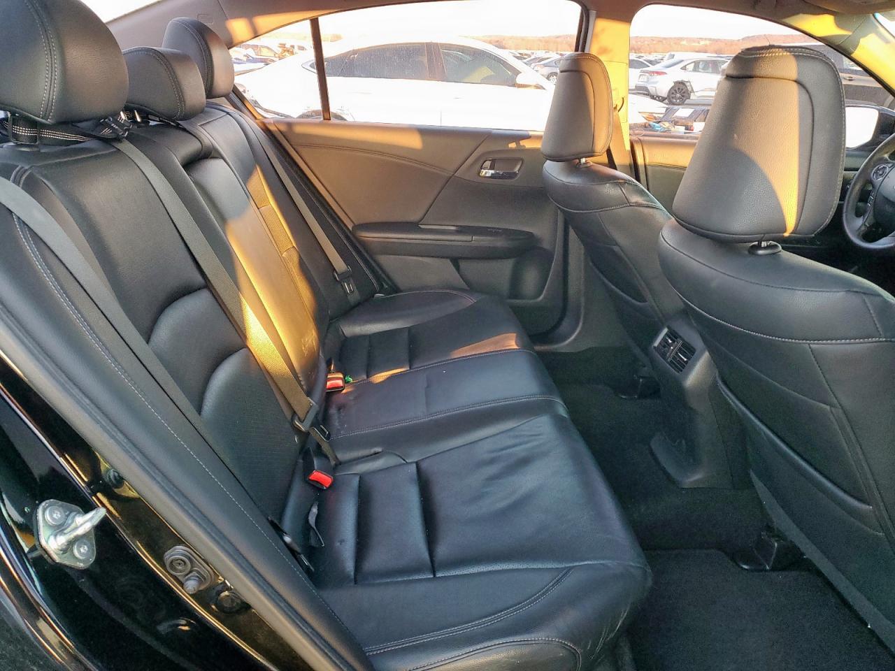 2015 Honda Accord - Image 10