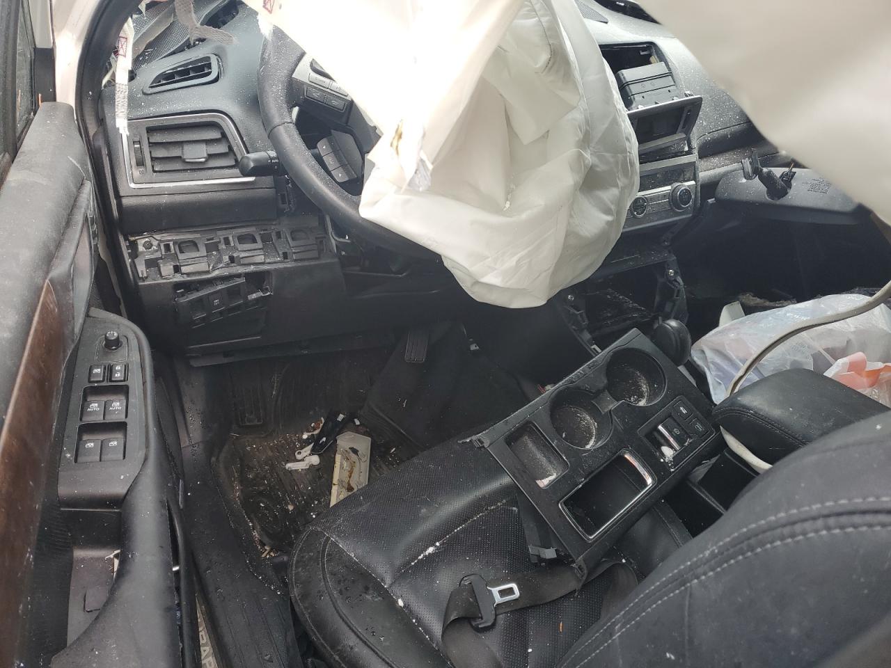 2015 Subaru Outback - Image 8