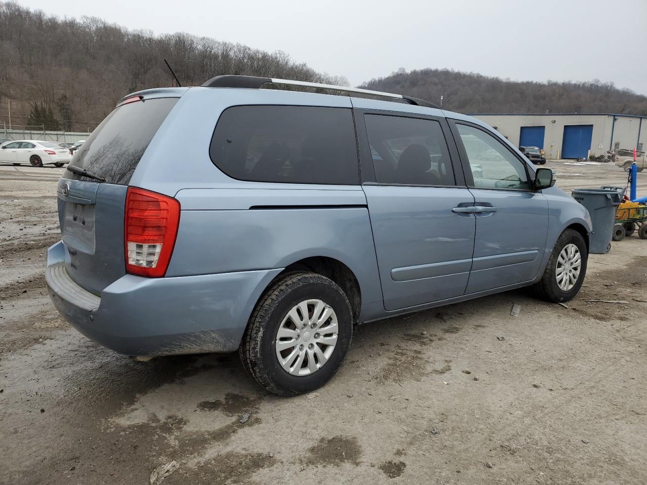 2011 Kia Sedona - Image 3
