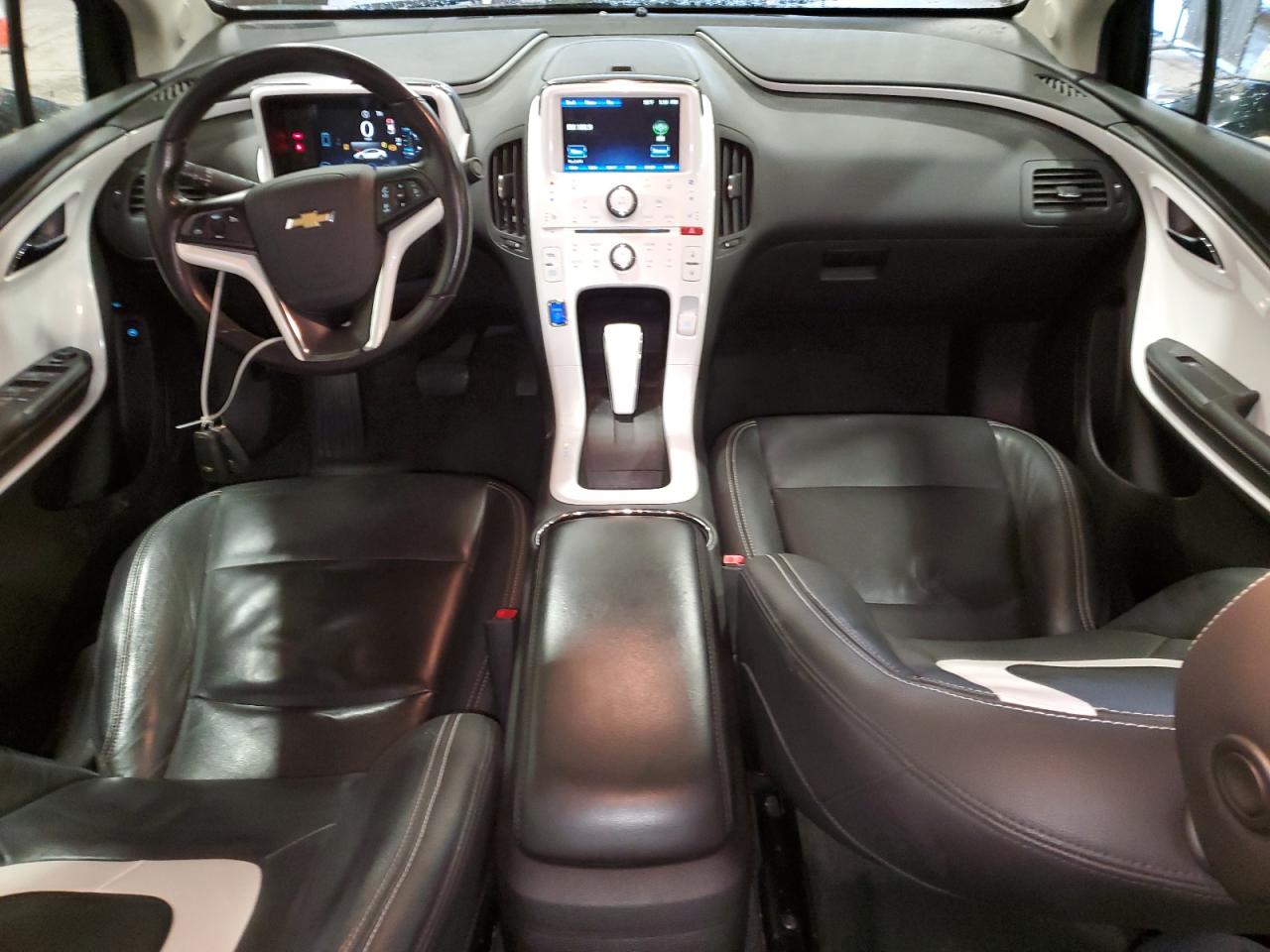 2013 Chevrolet Volt - Image 8
